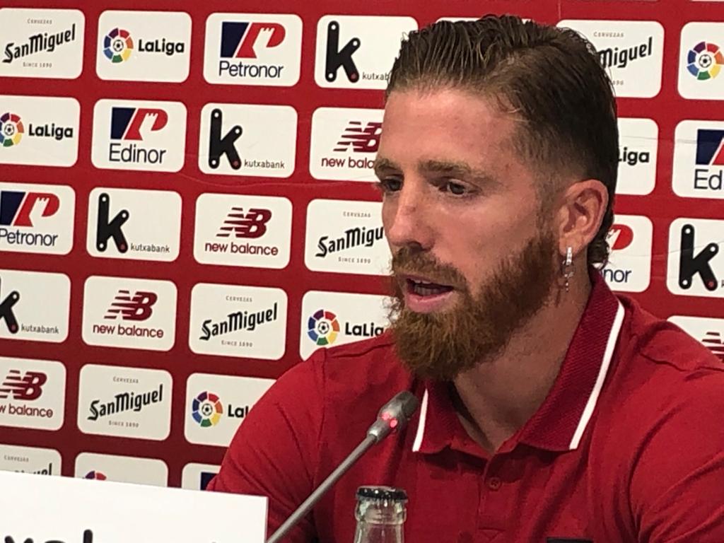 El capitán rojiblanco en la primera rueda de prensa de la pretemporada