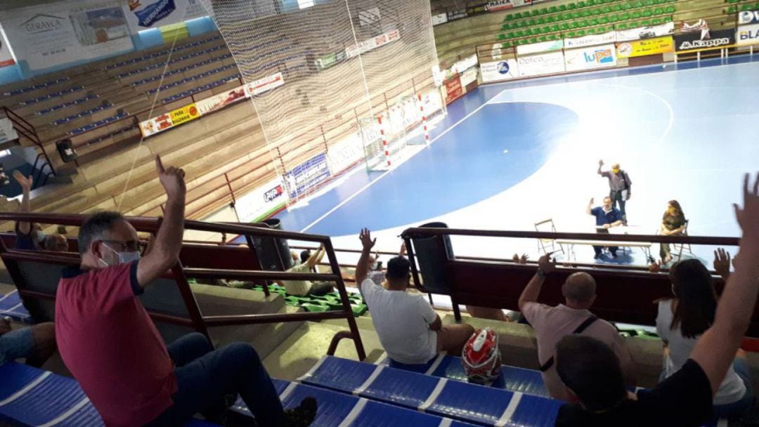 Imagen de la última asamblea celebrada por el club amarillo el pasado mes de julio en el Príncipe de Asturias.