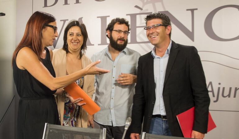 Maria Josep Amigó (Compromís), Rosa Pérez Garijo (EU), Roberto Jaramillo (València en Comú) y Jorge Rodríguez (PSPV-PSOE)