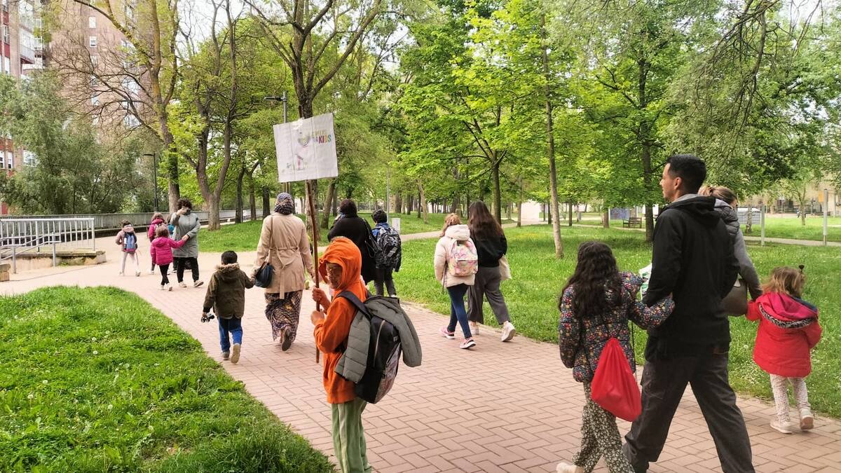 Caminos escolares seguros: Salburua prepara un proyecto en red para generar espacios seguros en el barrio