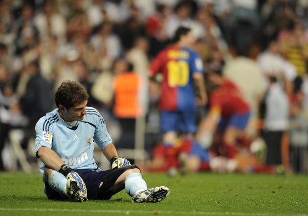 Iker Casillas, en la derrota del Real Madrid ante el Barcelona en el Bernabéu en la temporada 2008-09.