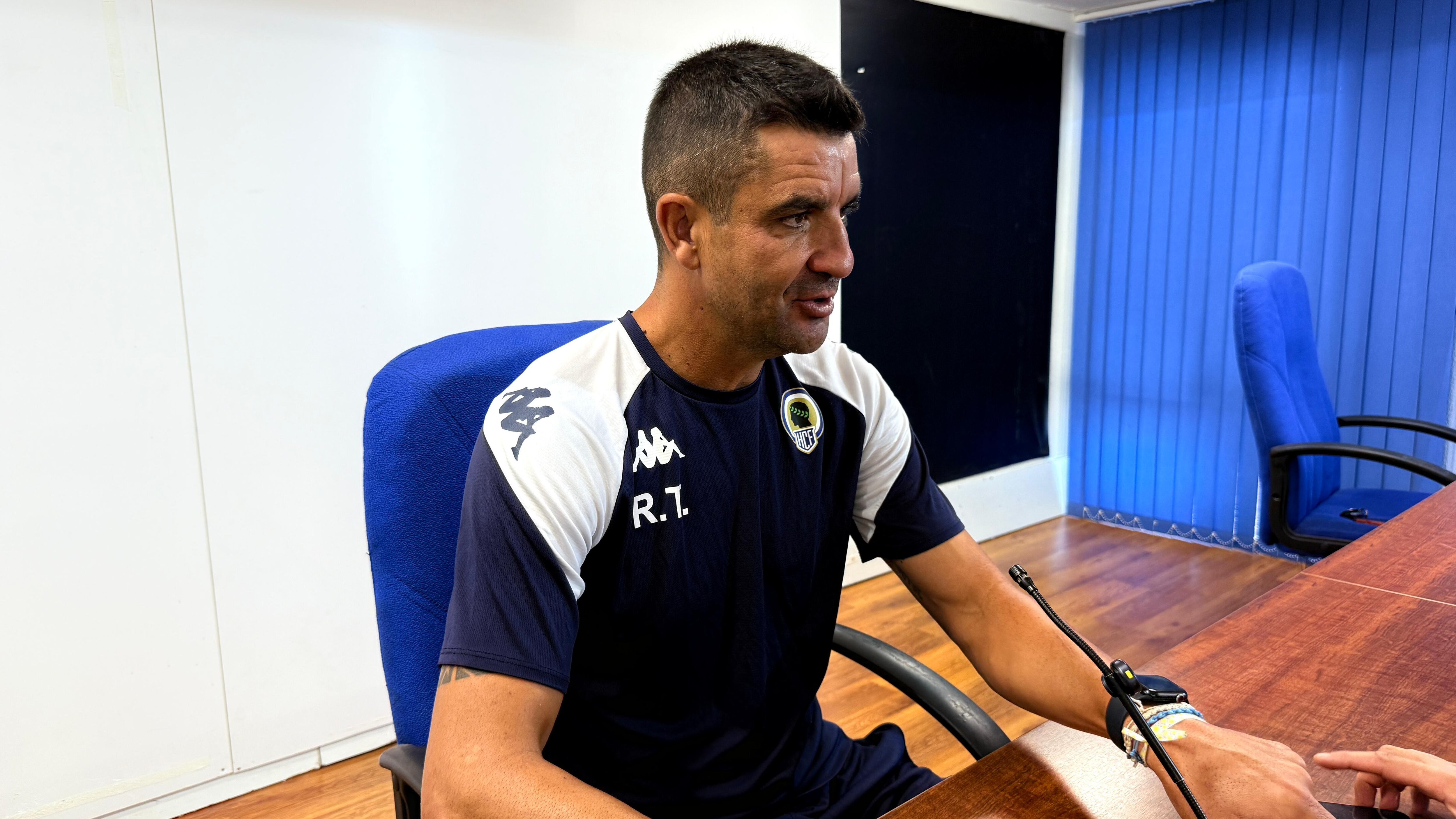 Rubén Torrecilla, entrenador del Hércules, en la sala de prensa del Rico Pérez previo al partido frente al Algeciras