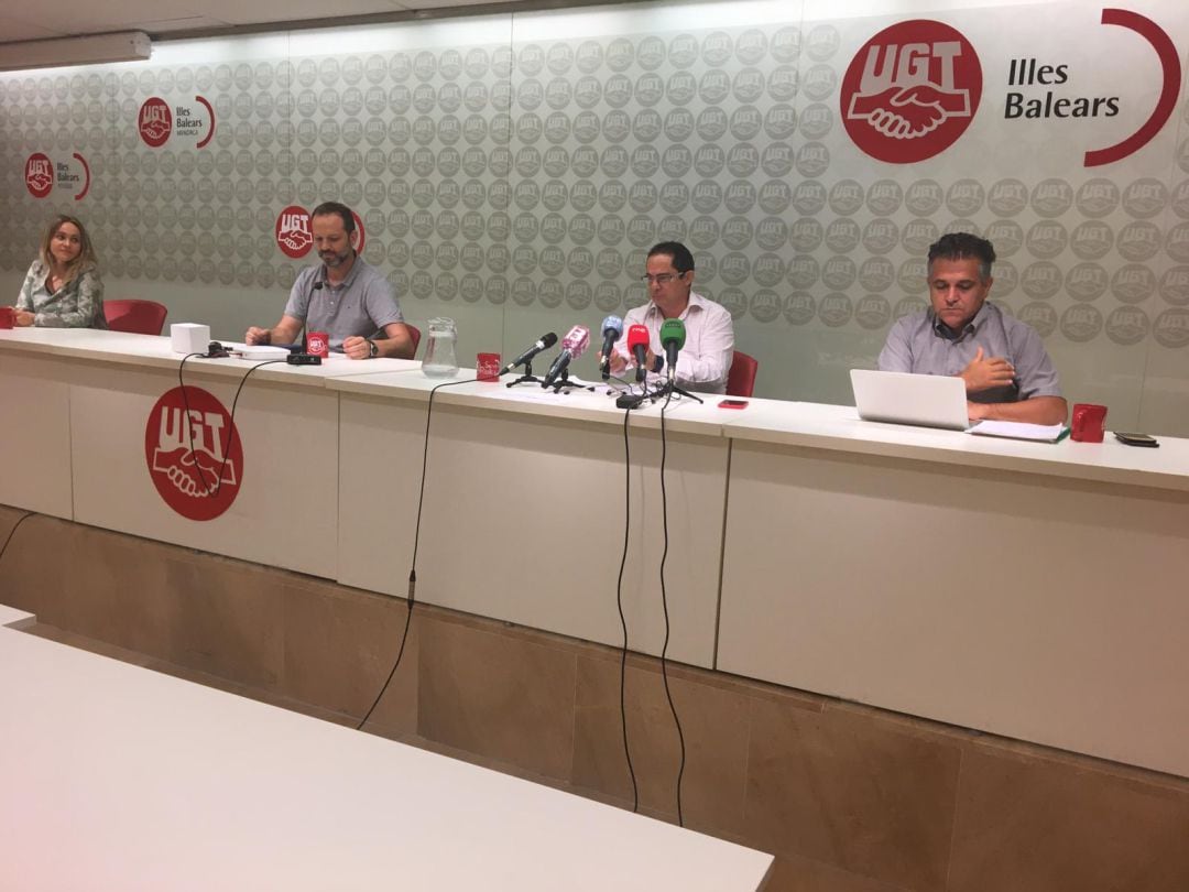Imagen de la rueda de prensa ofrecida por UGT Illes Balears