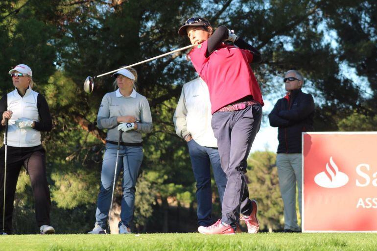 Marta Muñoz, durante una de las pruebas del Santander Golf Tour