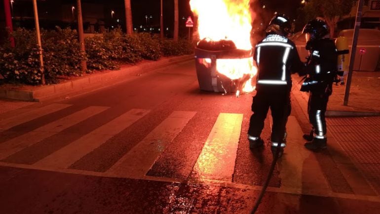 Esta noche han ardido otros cuatro contenedores en la capital.