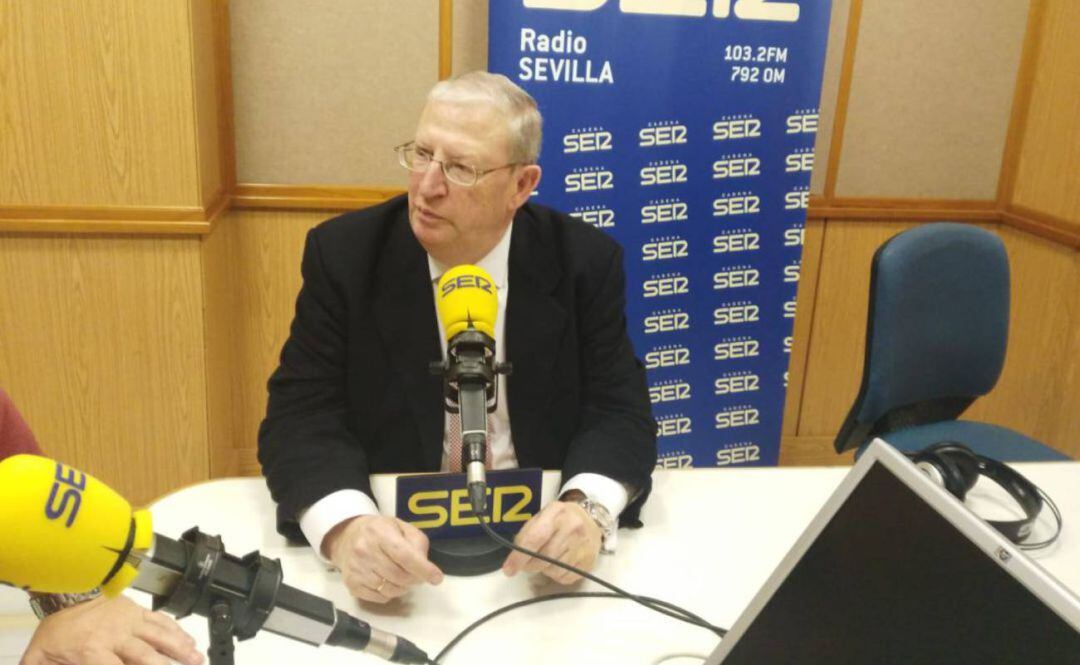 Paco Vélez ya pasó por los micrófonos de Cruz de Guía antes de ser elegido presidente del Consejo de Cofradías