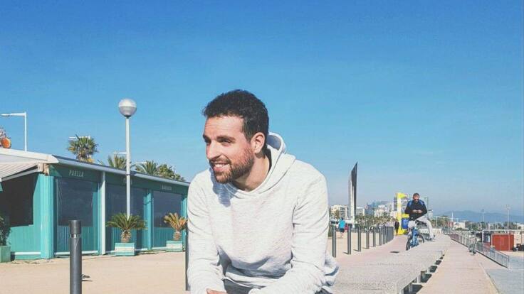 Edgar: "Pese a mis 27 años, pese a que tengo un sueldo fijo, mis padres me ayudan económicamente"