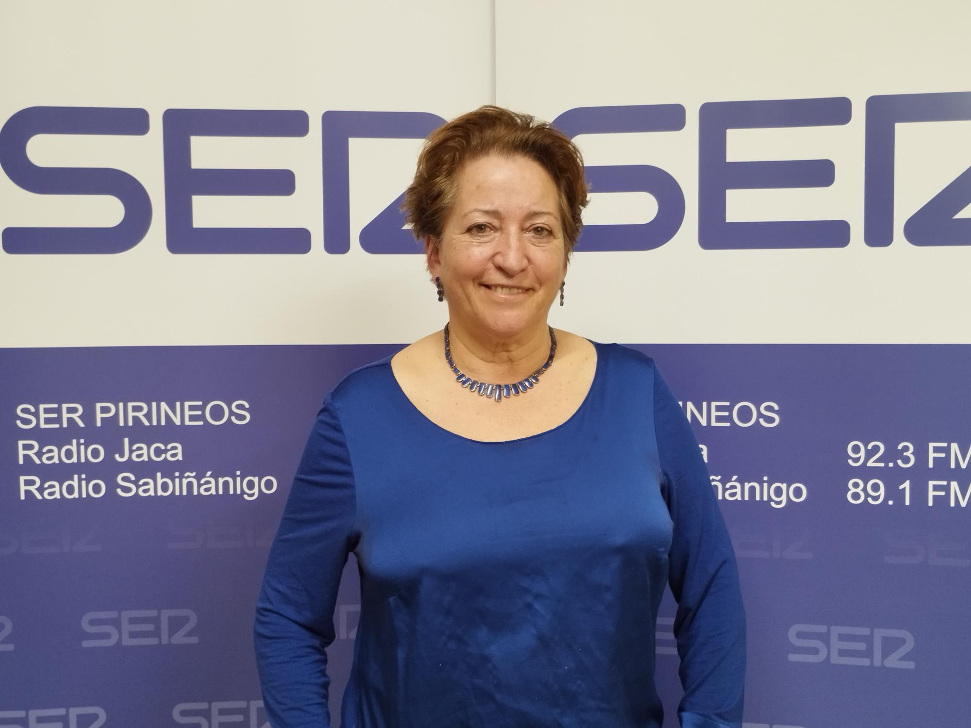 Sagrario Ramírez se pasa cada miércoles por SER Pirineos para recomendar libros de su vasta biblioteca personal