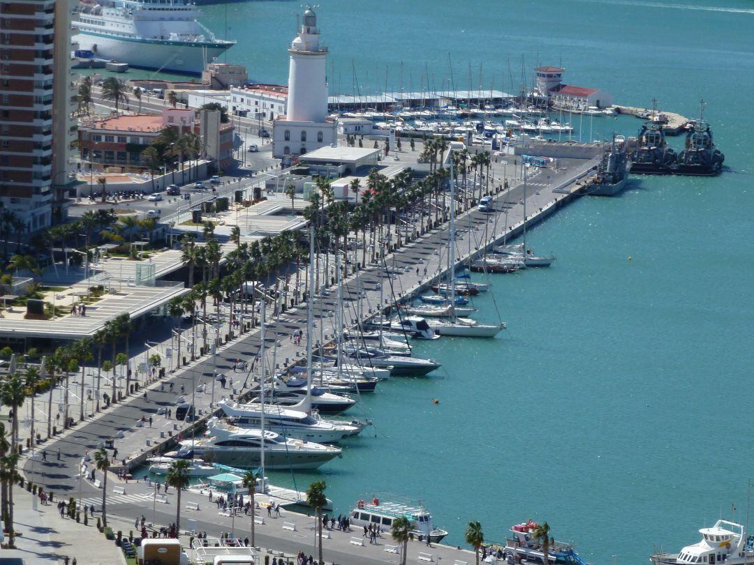 Esquina del puerto entre los muelles uno y dos