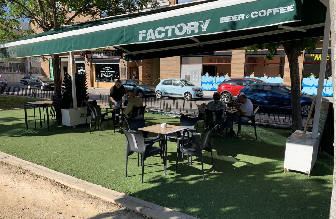 Imagen de una terraza en una pedanía de Murcia