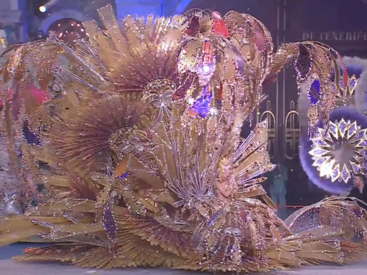 Carla Castro, Reina del Carnaval de Santa Cruz de Tenerife con su fantasía 'Icónica'