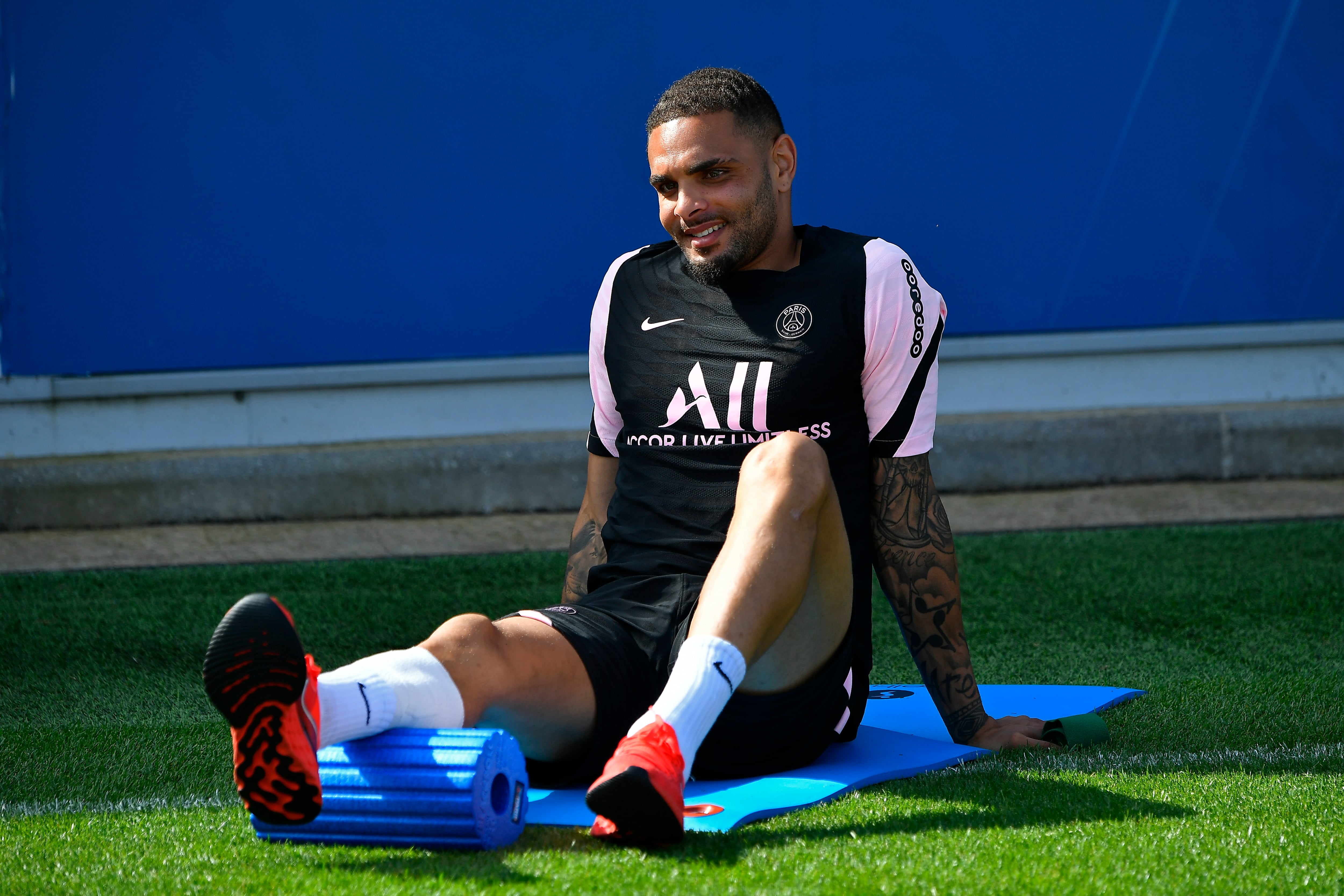 Kurzawa entrenando con el PSG