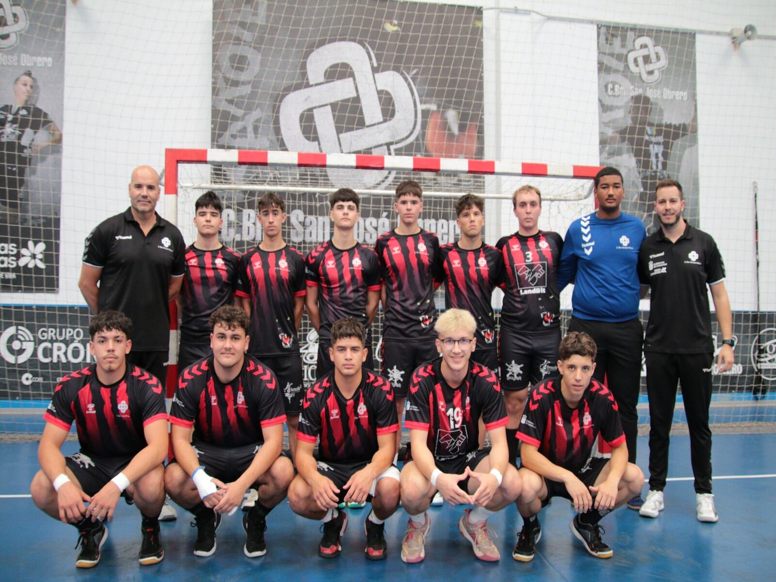 Jugadores y técnico del Ca´Mario Lanzarote San José Obrero.