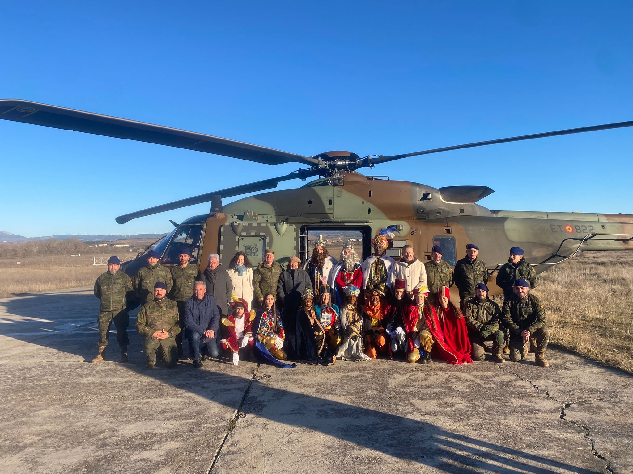 Los Reyes Magos en el helicóptero antes de su llegada a Las Gaunas en Logroño