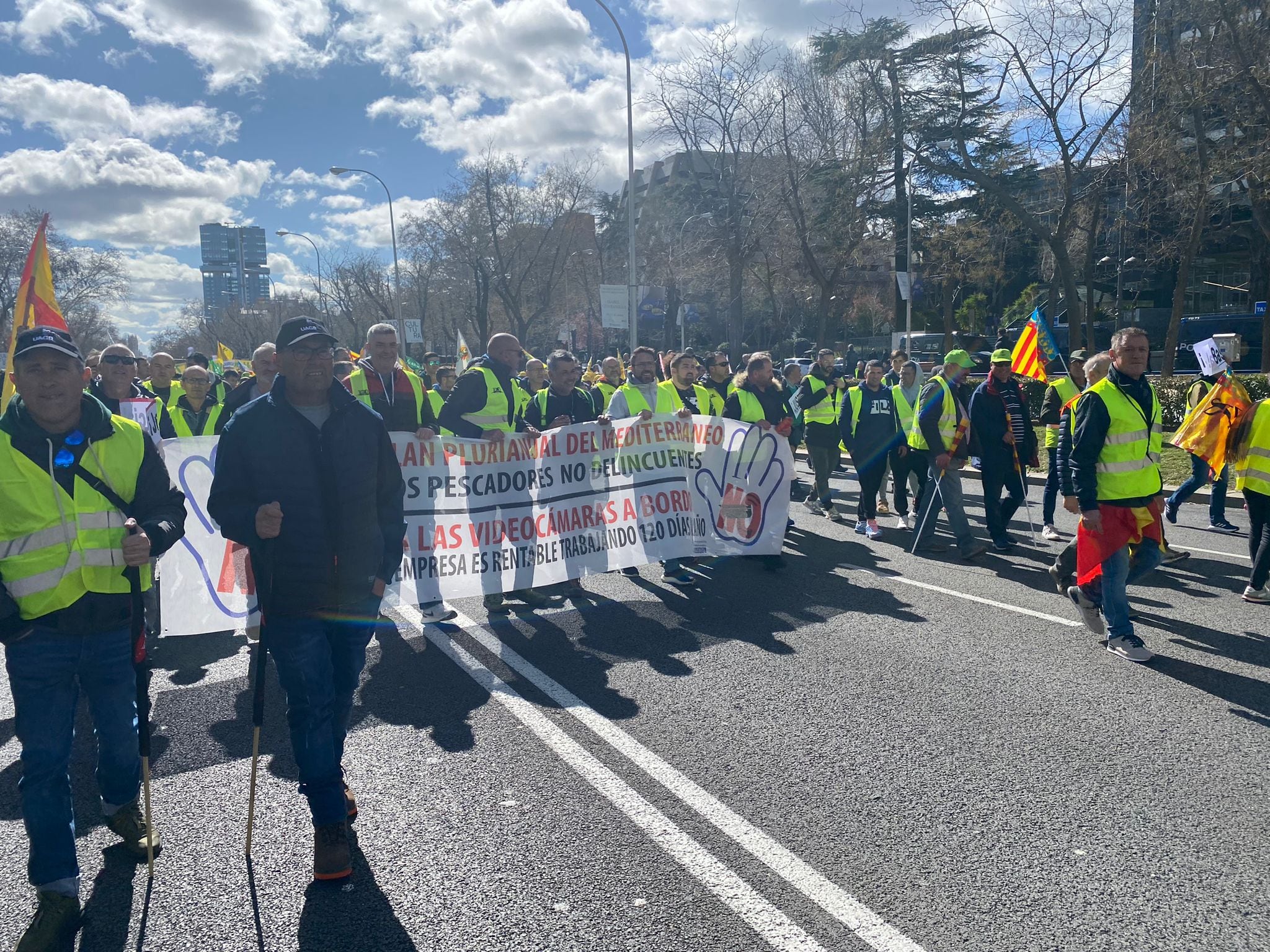 Pescadores de La Vila Joiosa y Calpe protestan en el centro de Madrid junto a los agricultores por su situación