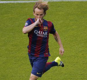 Rakitic celebra el primer gol.