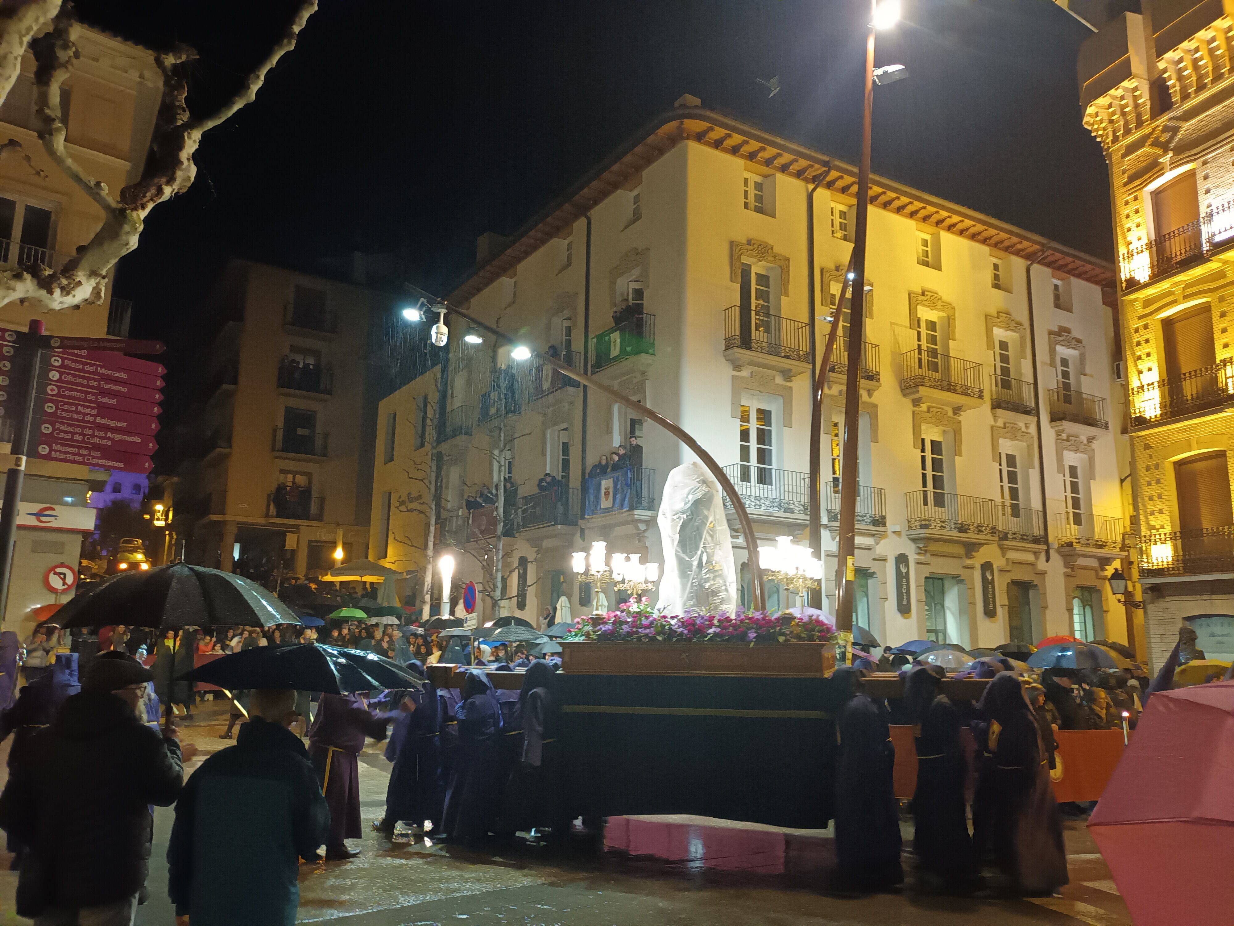 La lluvia ha sido protagonista en la Semana Santa de Barbastro