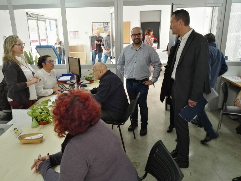 El alcalde ha visitado esta mañana la OMAC de Francesc Cantó