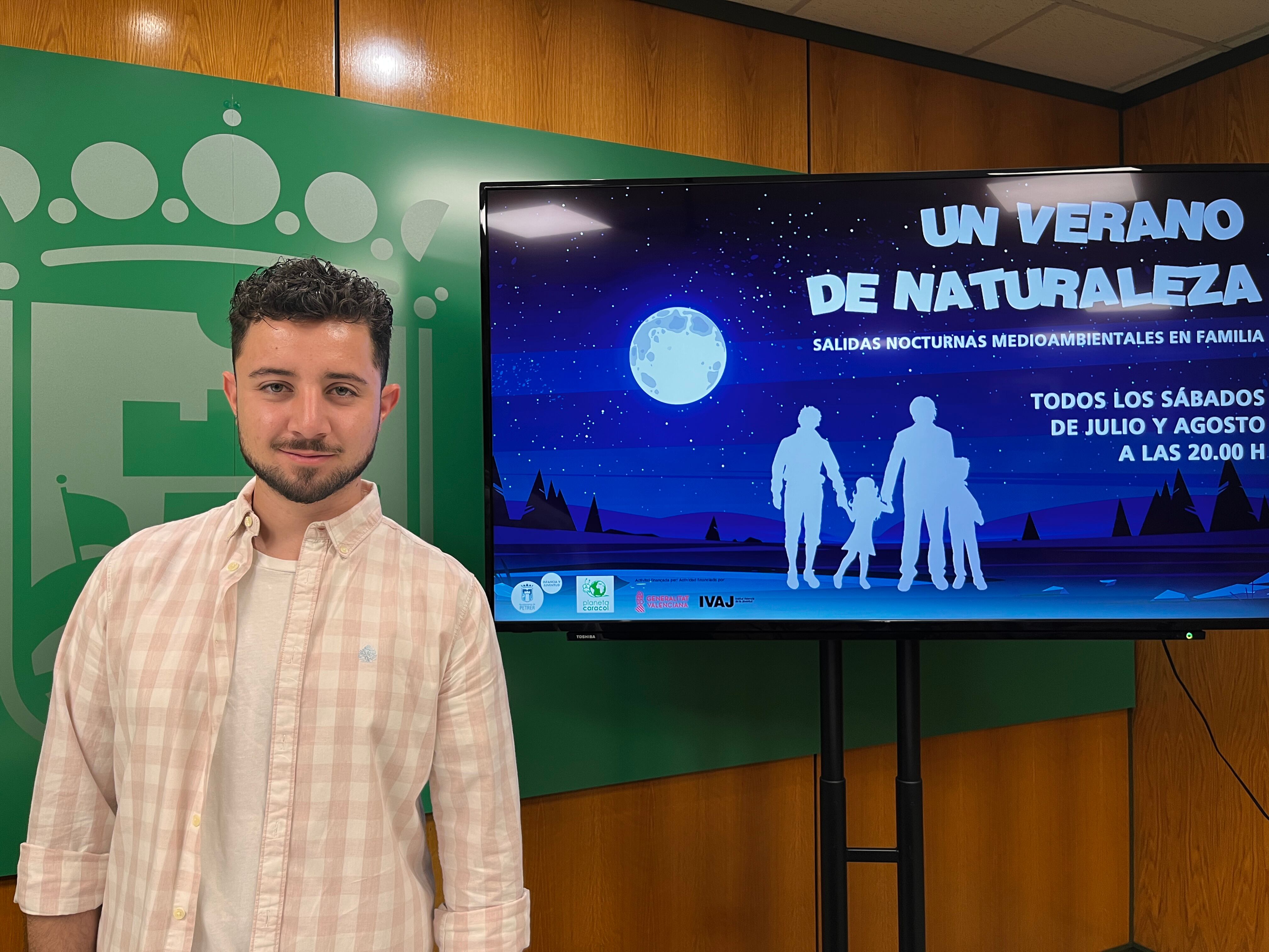 Alejandro Ruiz, concejal de Infancia y Juventud  en la presentación de &quot;Un verano de naturaleza&quot;