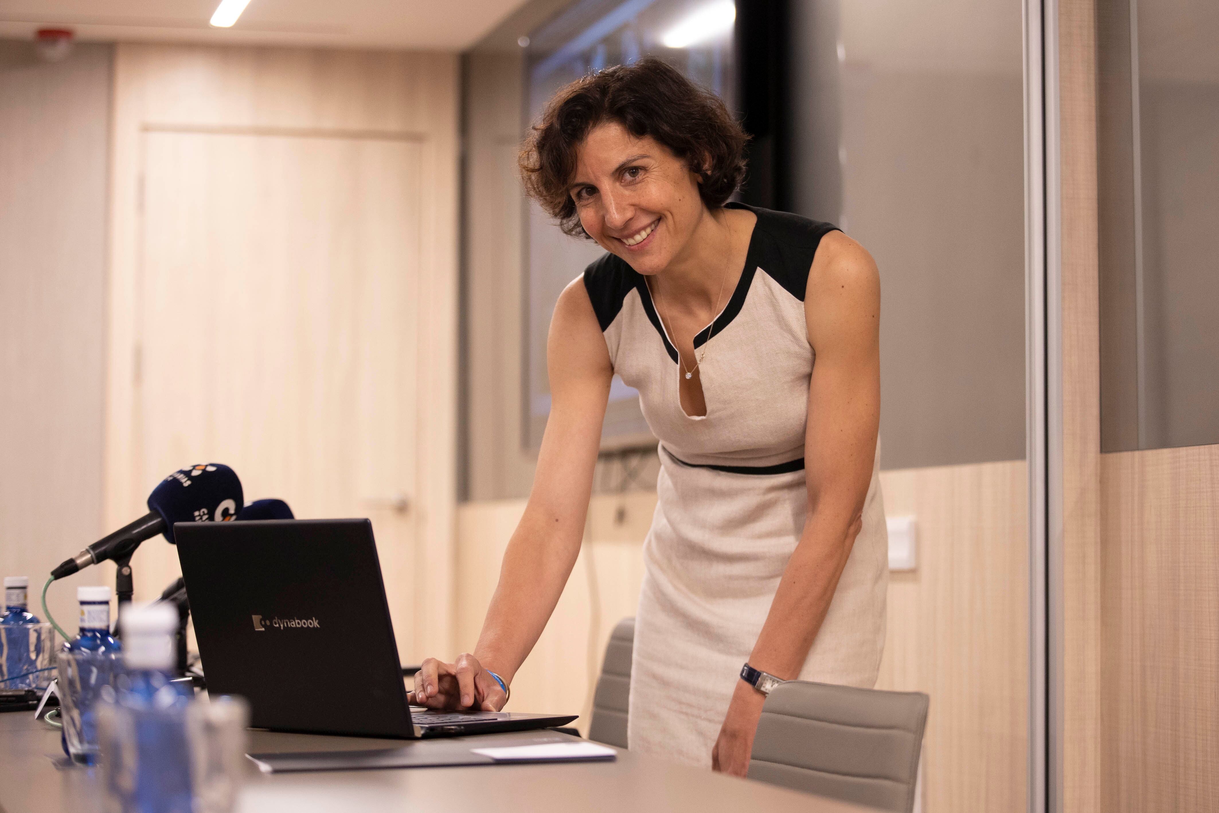 SANTA CRUZ DE TENERIFE (ESPAÑA), 11/05/2022.-La representante de ACNUR en España, Shophie Muller, en el transcurso de las jornadas del Consejo General del Poder Judicial sobre inmigración, que se han desarrollado en Santa Cruz de Tenerife.EFE/Miguel Barreto
