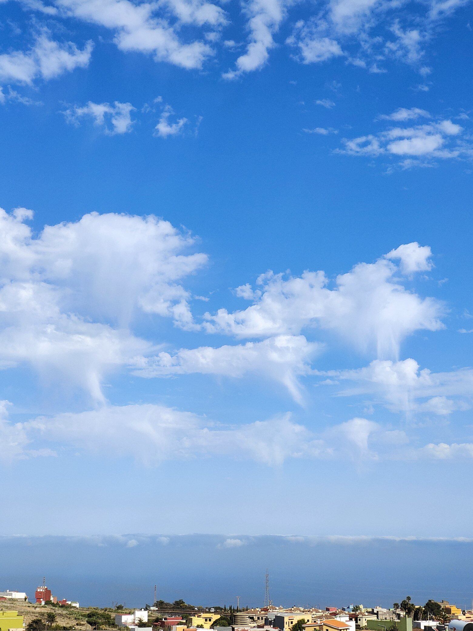 Estos fenómenos son muy curiosos y atracivos aunque pueden resultar muy peligrosos para la navegación aérea
