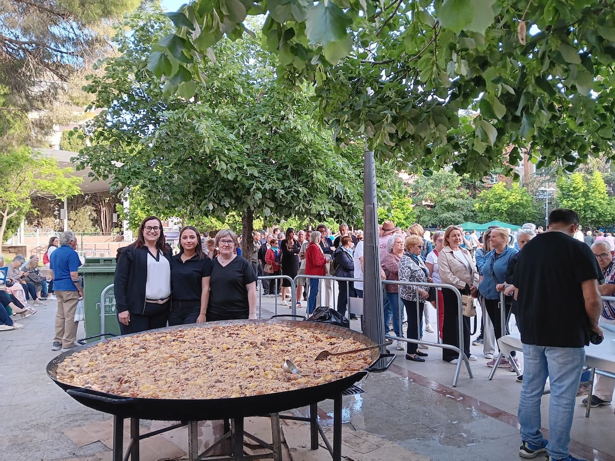 Libros, flores, juegos y reparto del ‘Recao’ para celebrar San Jorge en Binéfar