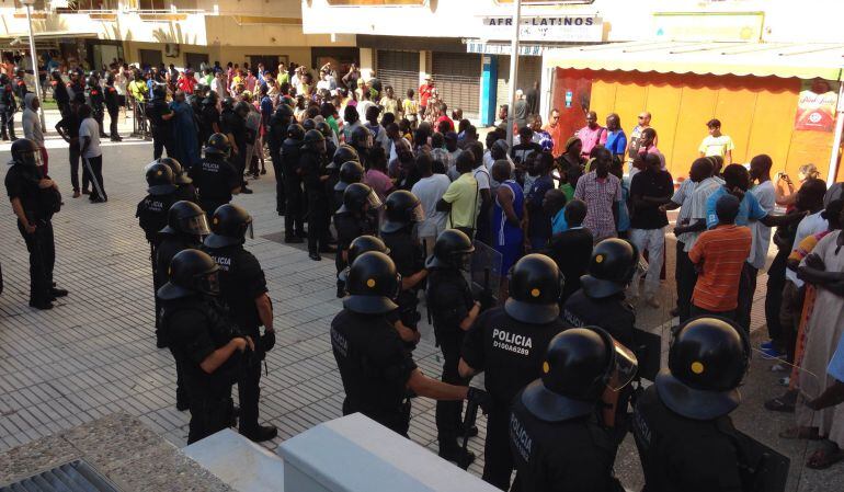 Agents i senegalesos a Salou.