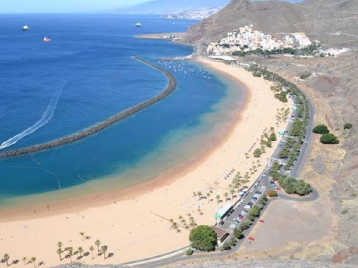 El hotel de Las Teresitas enfrenta al PSOE y al equipo de gobierno