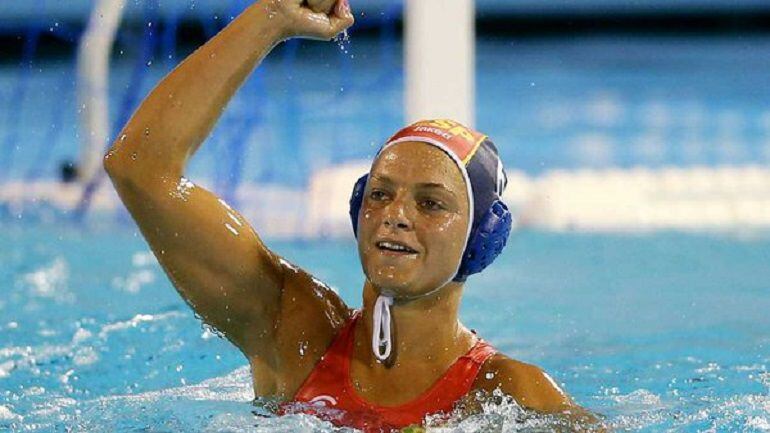 Jennifer Pareja celebra el triunfo de España.