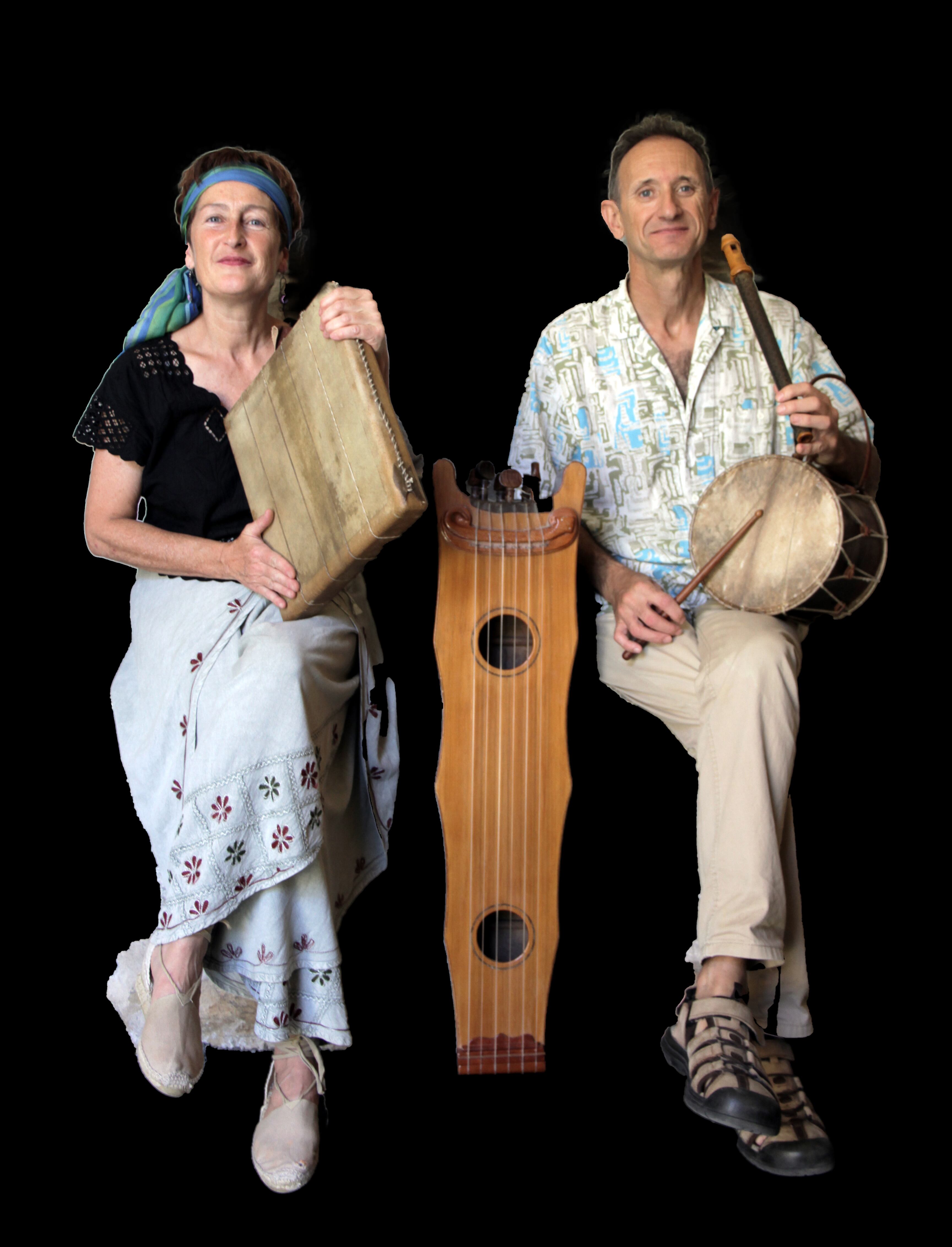 Casa Chuglar es un lugar de encuentro creado por Toche Menal y Ángel Vergara