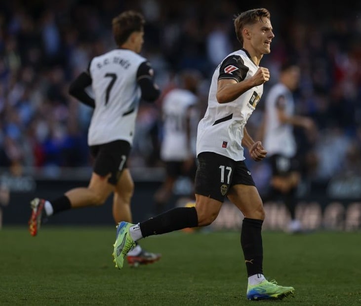 Dani Gómez celebra un gol en Mestalla