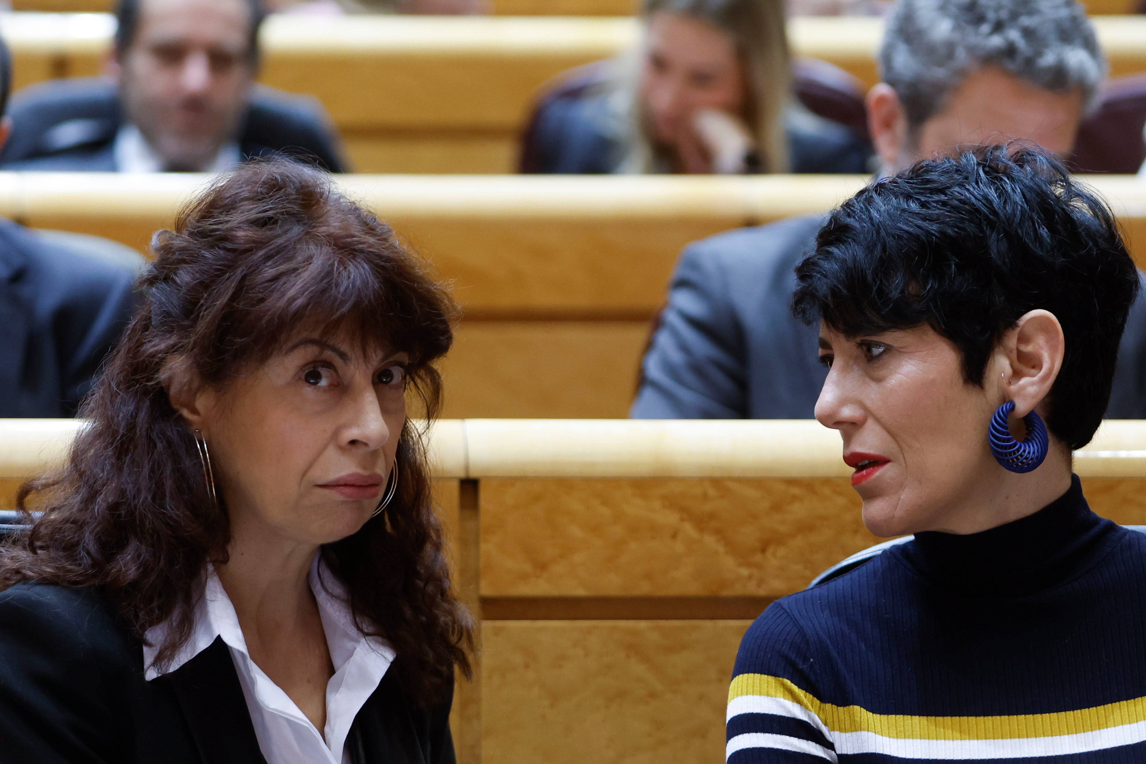 Las ministras de Igualdad, Ana Redondo, e Inclusión, Seguridad Social y Migraciones, Elma Saiz.