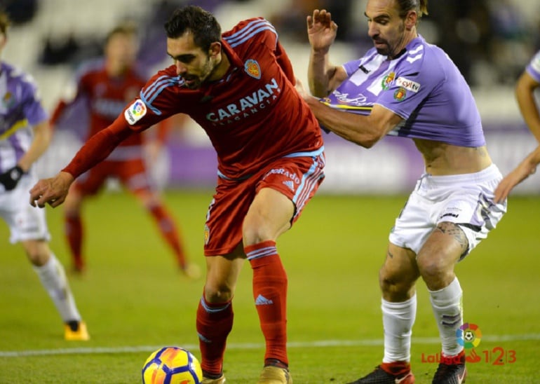 Borja Iglesias, en una acción del último partido jugado por el delantero