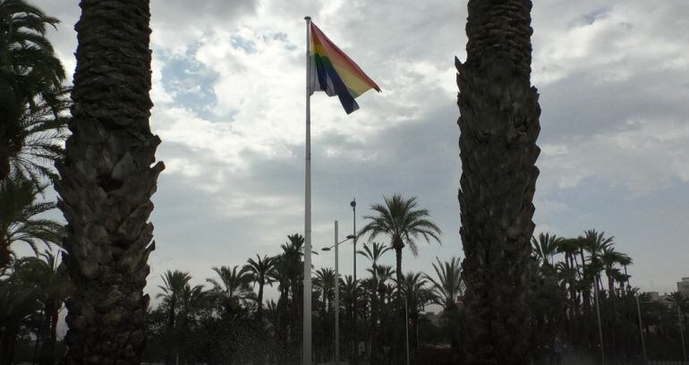 Bandera LGTBI Elche