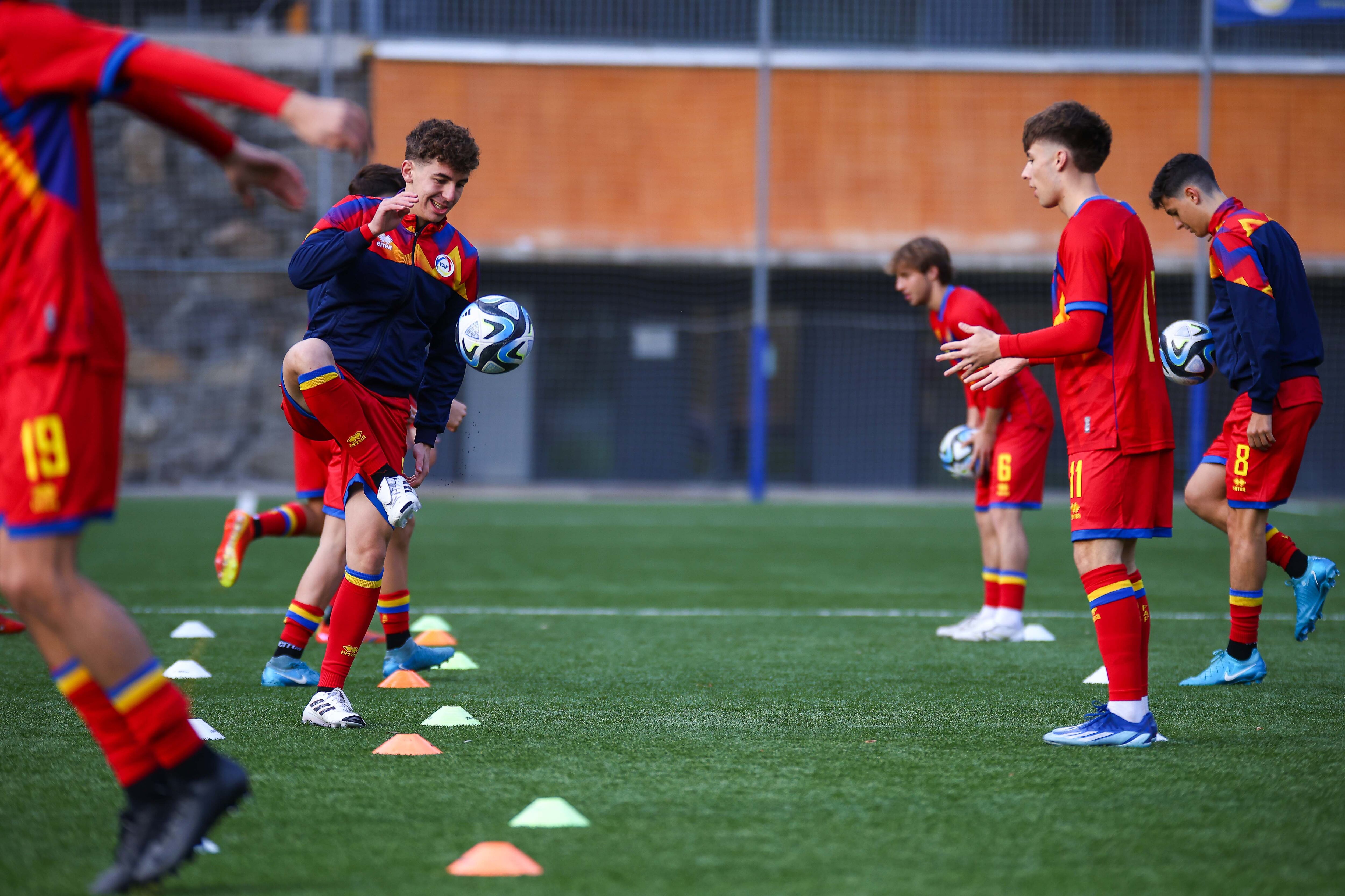 Entrenament de la selecció sub19 masculina previ al partit contra Alemanya del preeeuropeu d&#039;aquest dimarts.