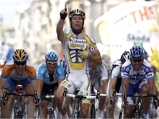 Cavendish celebra su victoria en la novena etapa de Milán