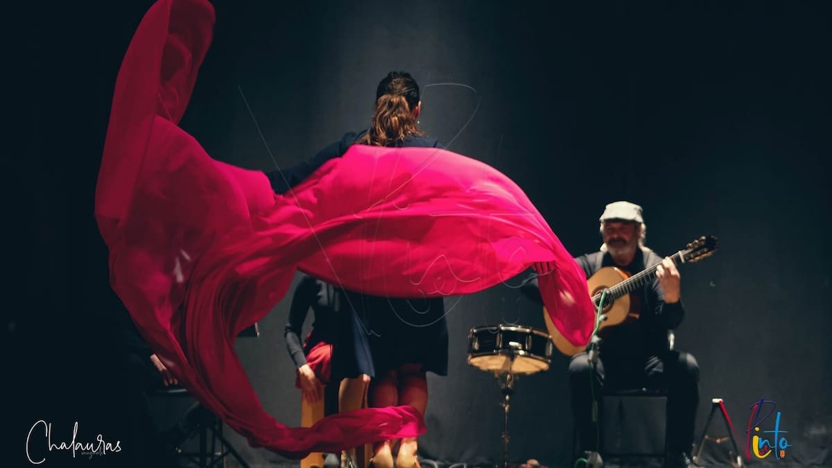 Entrevista a Laura La Caleta sobre la campaña escolar de su espectáculo "Bailando con las sin sombrero"