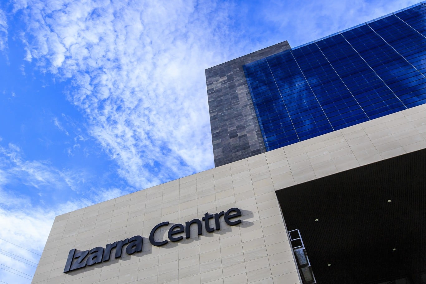 Detalle de la fachada del edificio de Izarra Centre