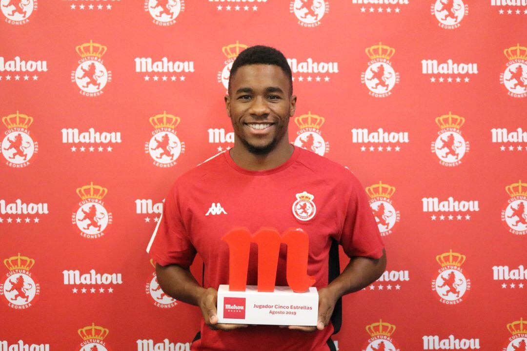 La afición premió a Kawaya como el mejor jugador del pasado mes