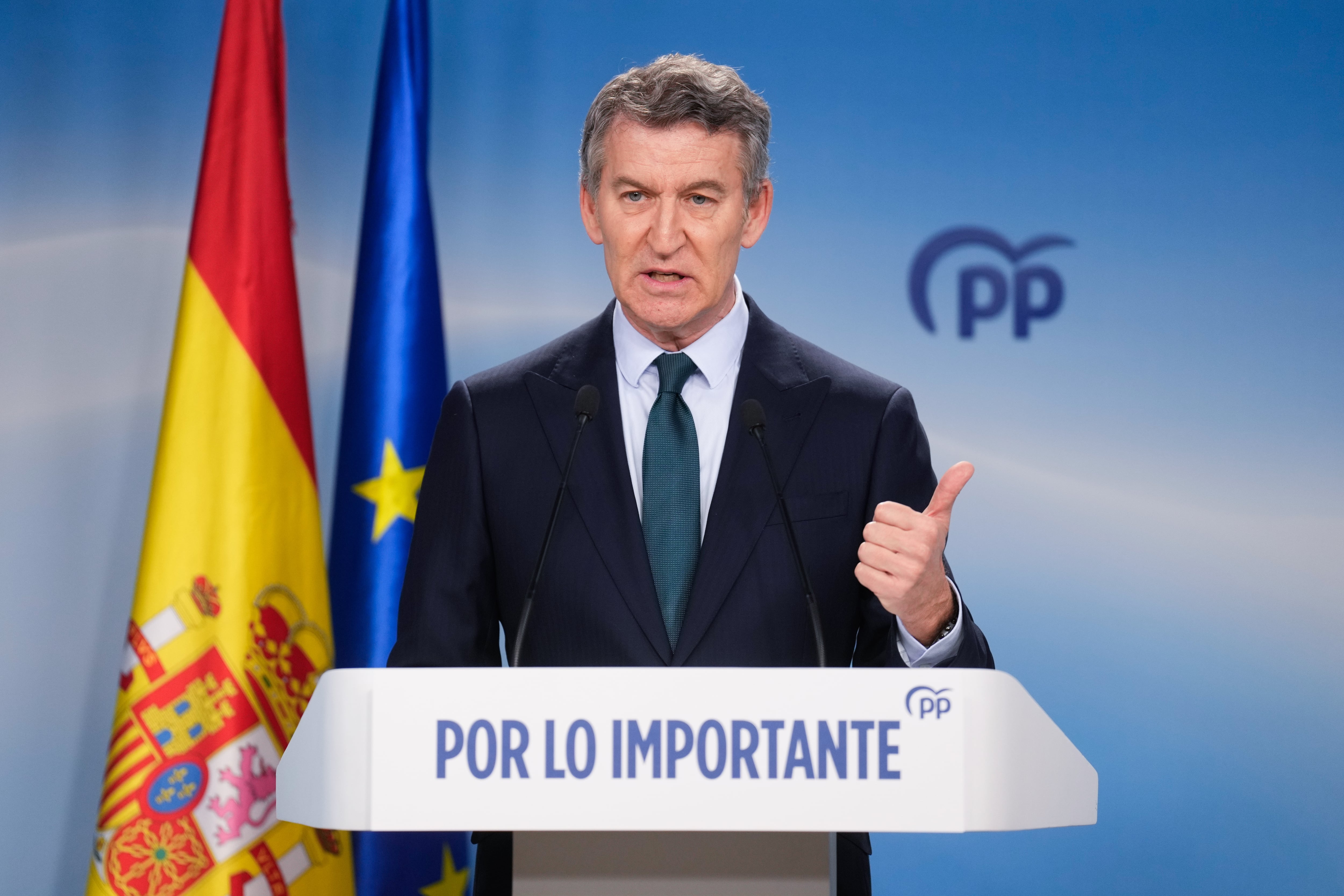 El presidente del Partido Popular, Alberto Núñez Feijoó, durante la rueda de prensa ofrecida en la sede del partido