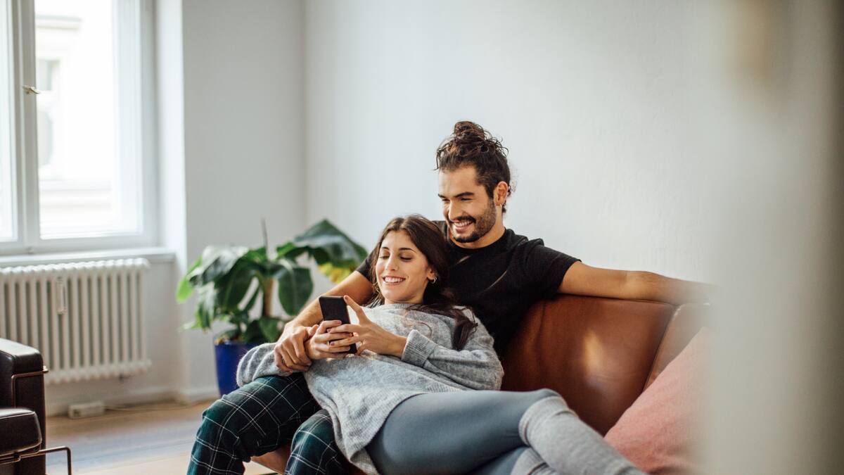 Los Revolucionarios | 'WeFeel', la aplicación que mantiene vivas las relaciones de pareja