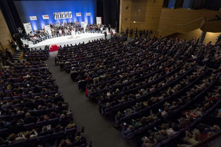 Vista general de los asistentes XV Conferencia Autonómica del PSOE ,bajo el lema &quot;Otra forma de hacer&quot;, que este fin de semana se celebra en Valencia.