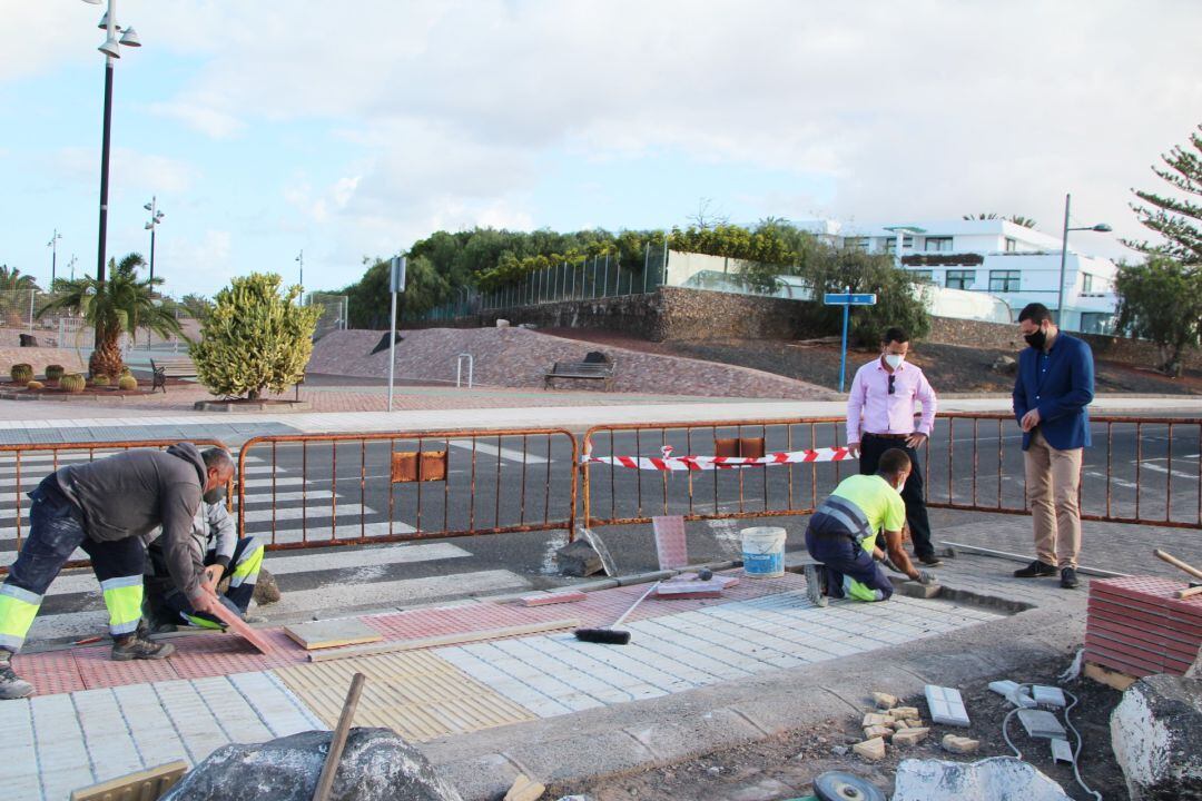 Intervención en la Avenida Papagayo de Playa Blanca.