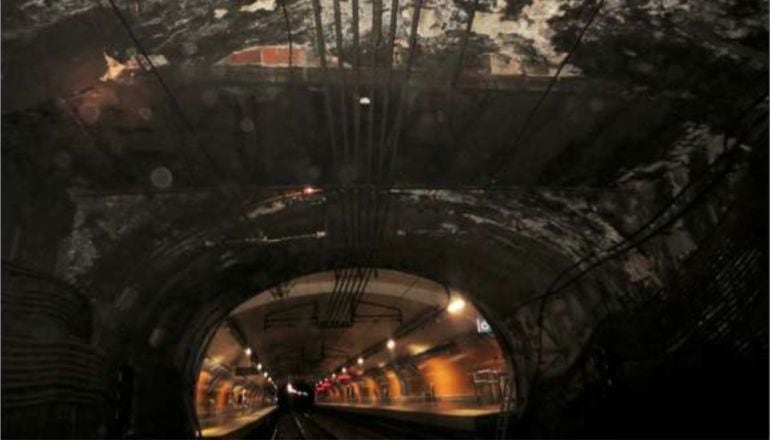 FOTOGALERÍA | Estado del túnel de la línea 1 entre las estaciones de Sol y Tirso de Molina