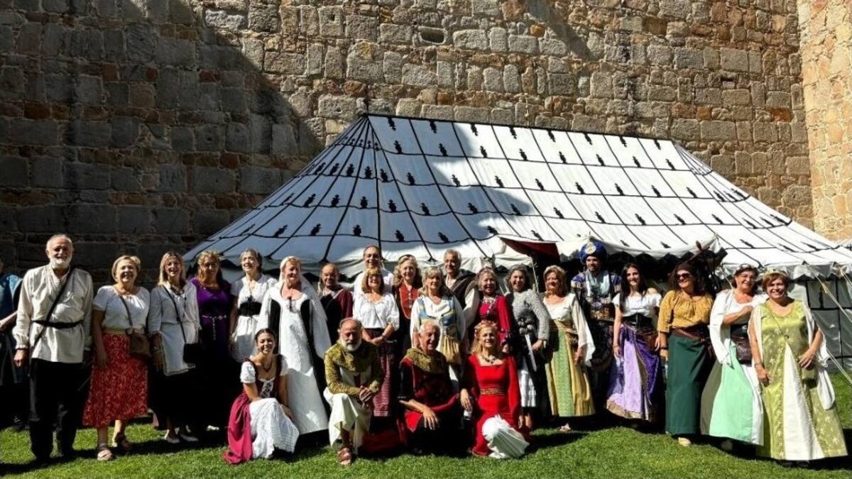 La "reorganización" del Mercado "aparta" a la agrupación abulense de Moros, Cristianos y Danzantes