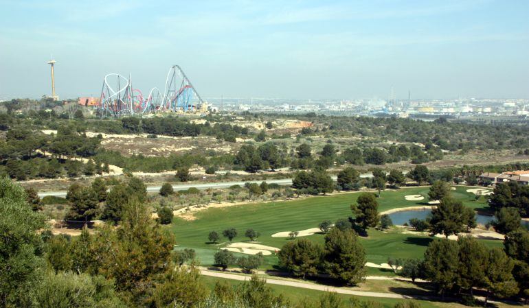 Terrenys on s'ha de construir el macro complex d'oci i turístic.