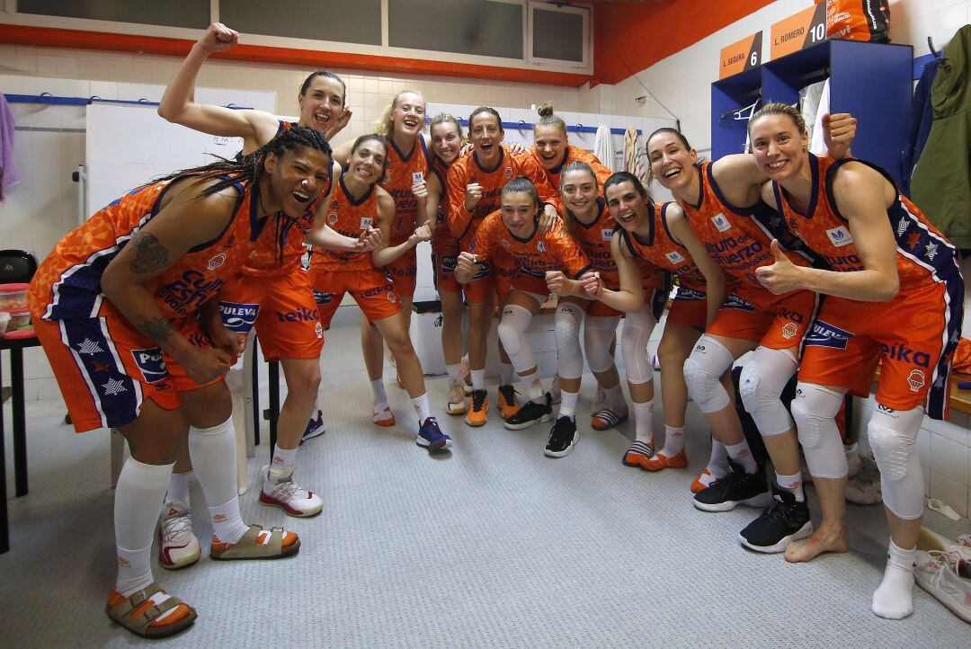 El Valencia Basket celebra su pase a la final de la liga.