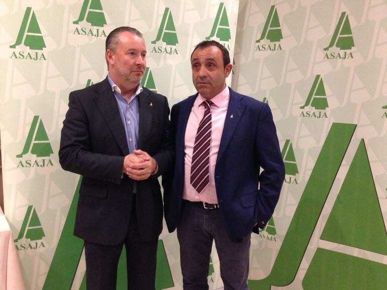El presidente regional de Asaja, Donaciano Dujo y el provincial, Honorato Meneses