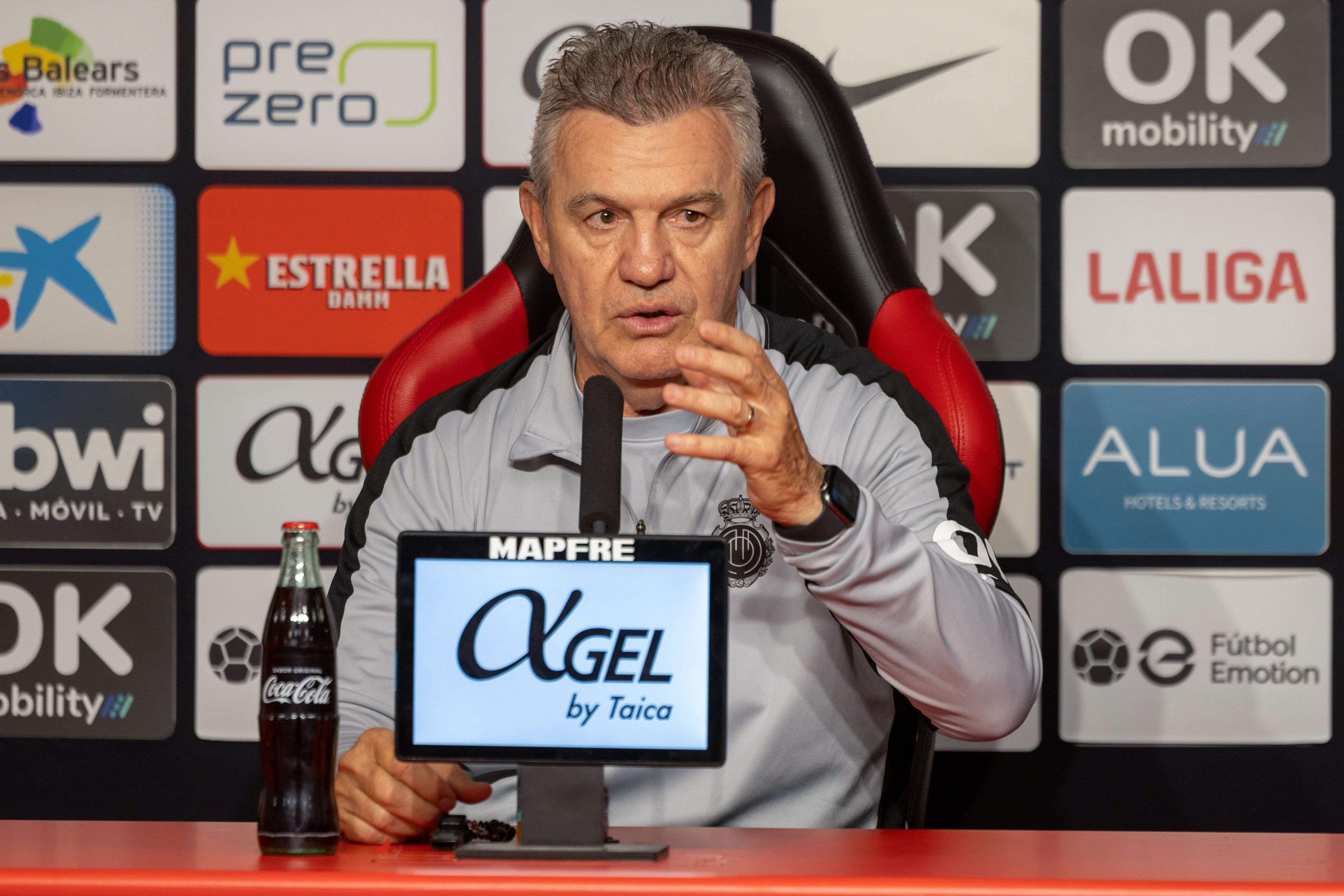 PALMA, 10/05/2024.- El entrenador del Mallorca, javier Aguirre durante una rueda de prensa previas al partido de mañana, sábado, ante Las Palmas EFE/CATI CLADERA
