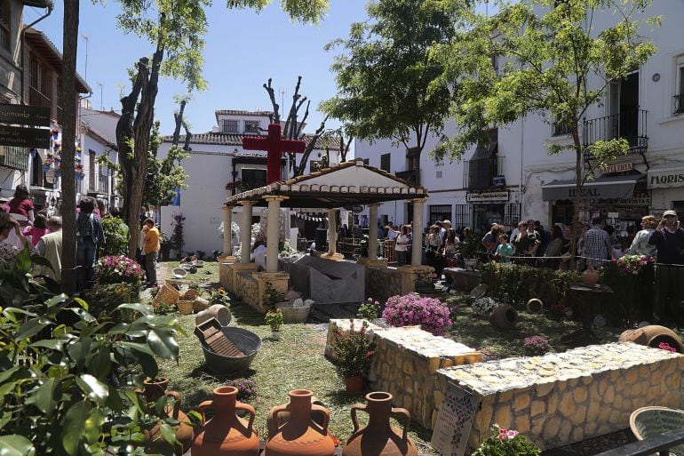 Cruz de Plaza Larga, en el Albaicín granadino